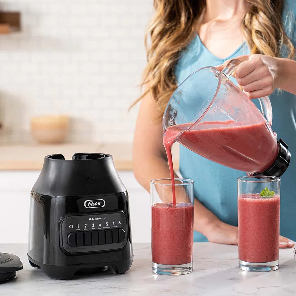 Oster Licuadora con Vaso de Vidrio y 6 Velocidades BLSTPEG-BPB