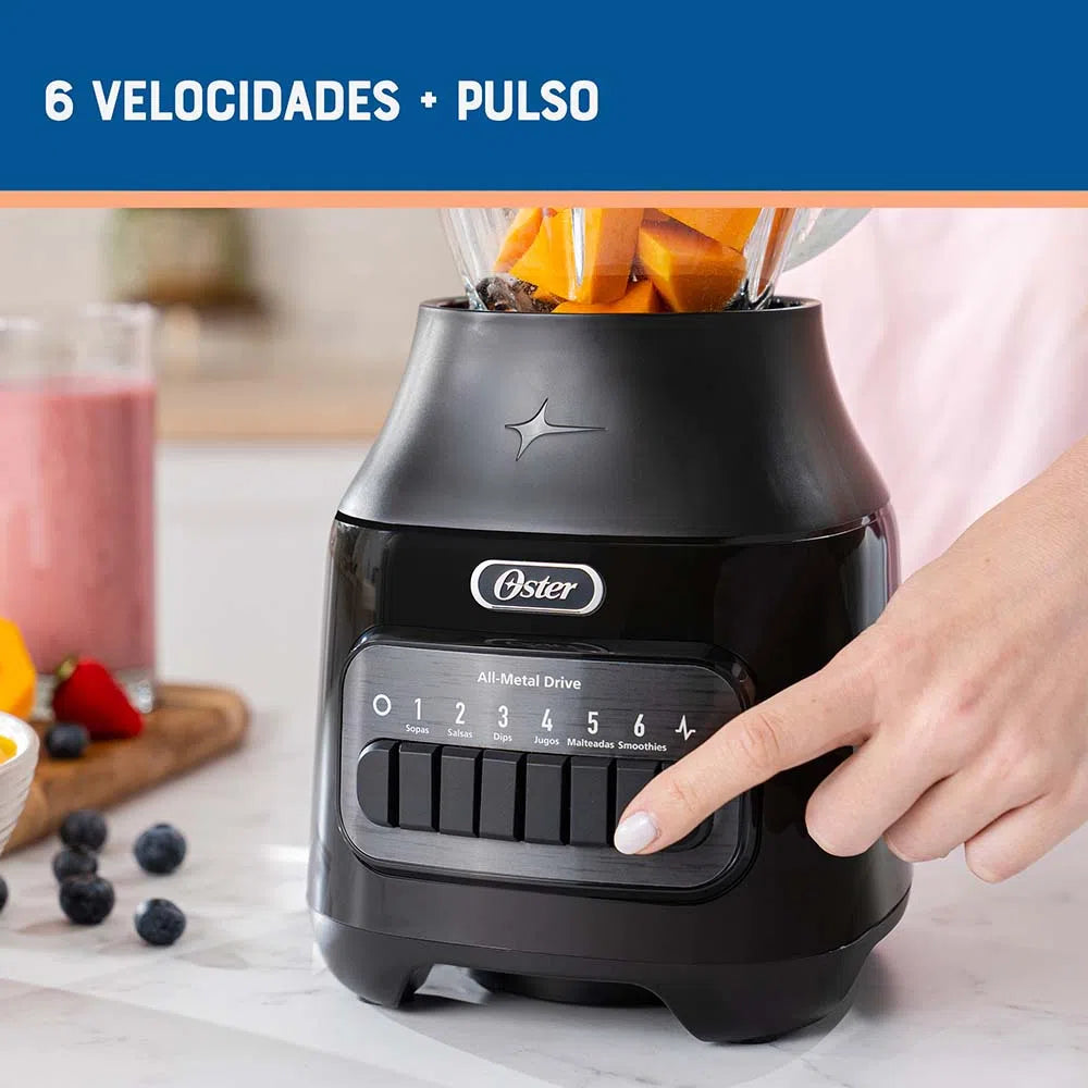 Oster Licuadora con Vaso de Vidrio y 6 Velocidades BLSTPEG-BPB
