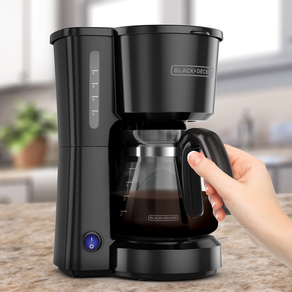 Black + Decker Cafetera 5 Tazas Negra CM0701B