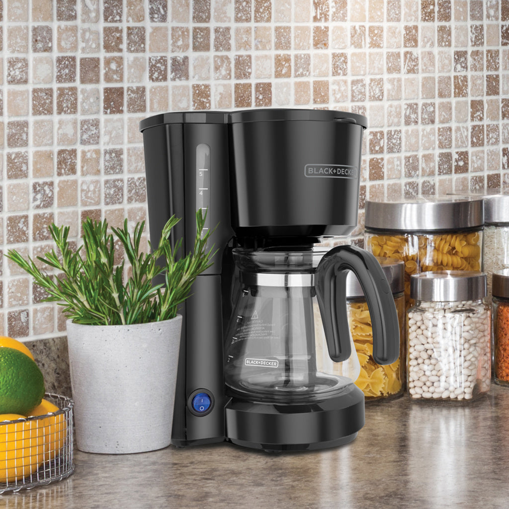 Black + Decker Cafetera 5 Tazas Negra CM0701B