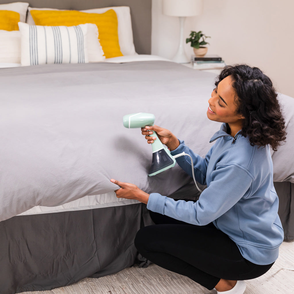 Black + Decker Vaporizador Ropa Vertical HGS250-LA